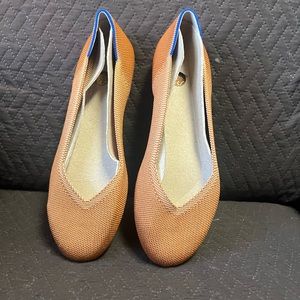 Versatile , comfort, casual ladies shoes.